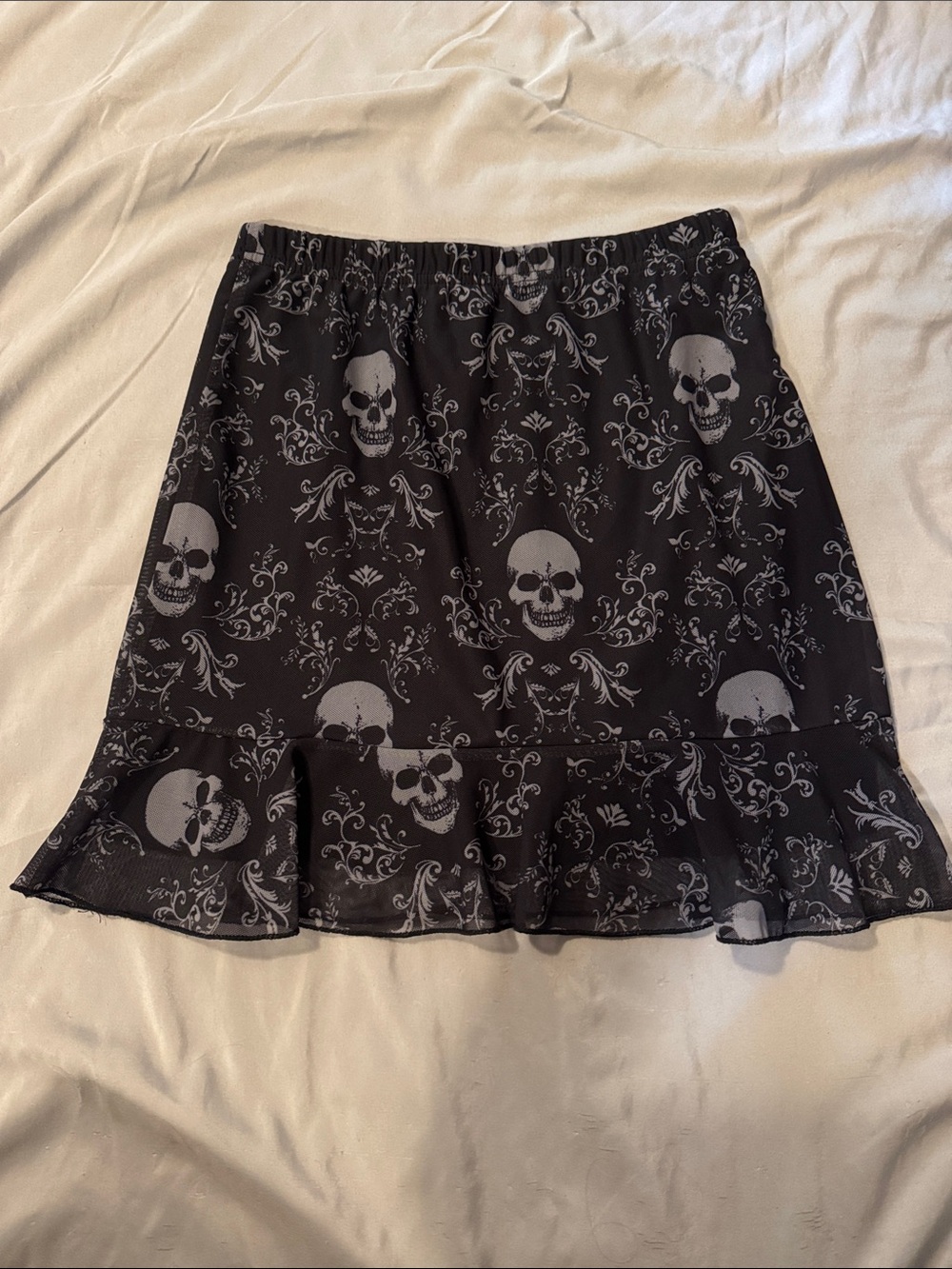 Romwe Black Skull Print Ruffle Hem Women's Skirt